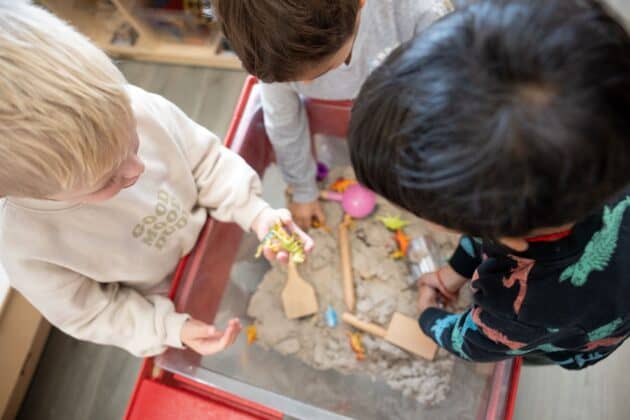 kid's sensory bin